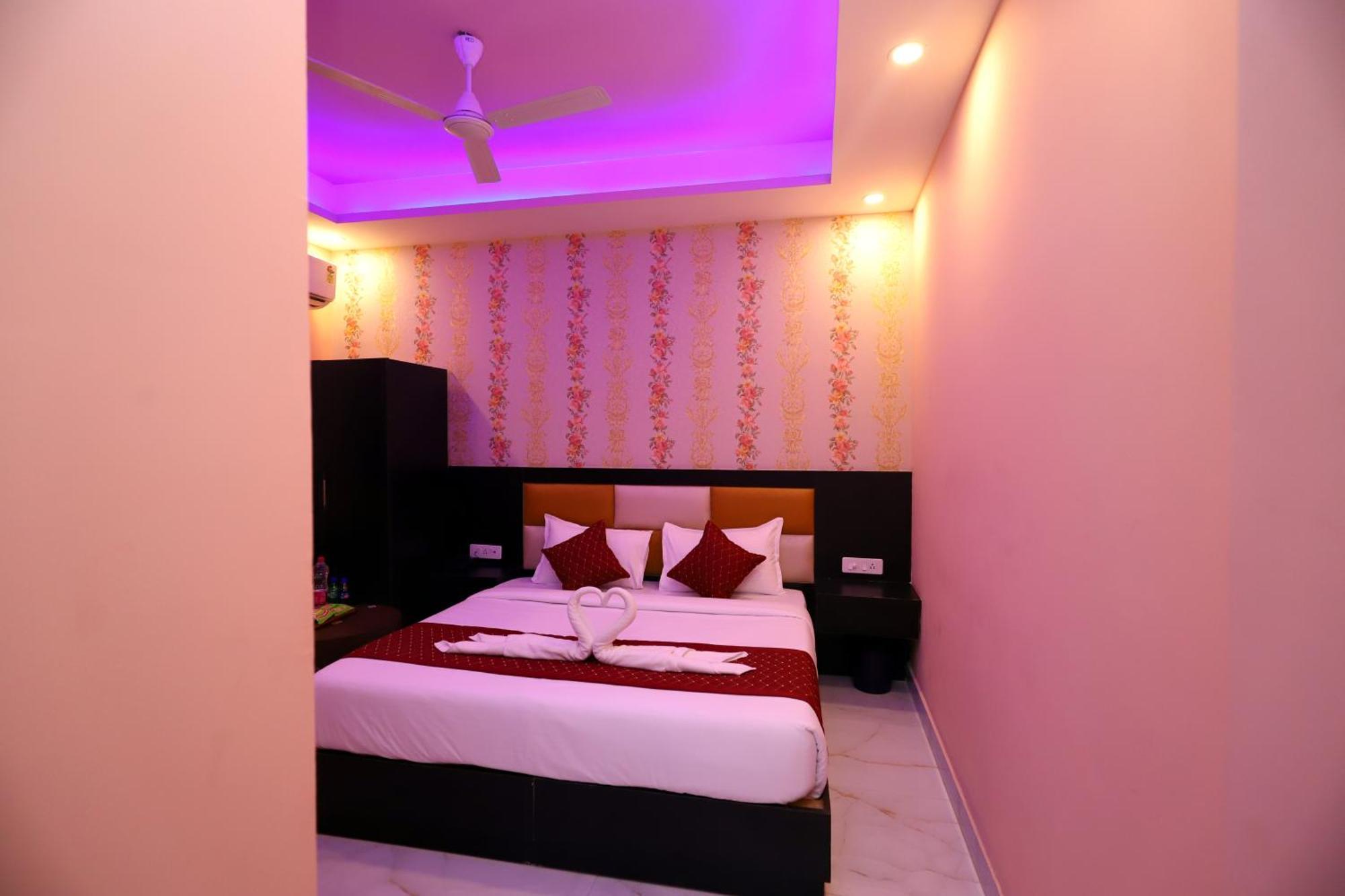 Suites Admiral Delhi Airport Nova Deli Exterior foto