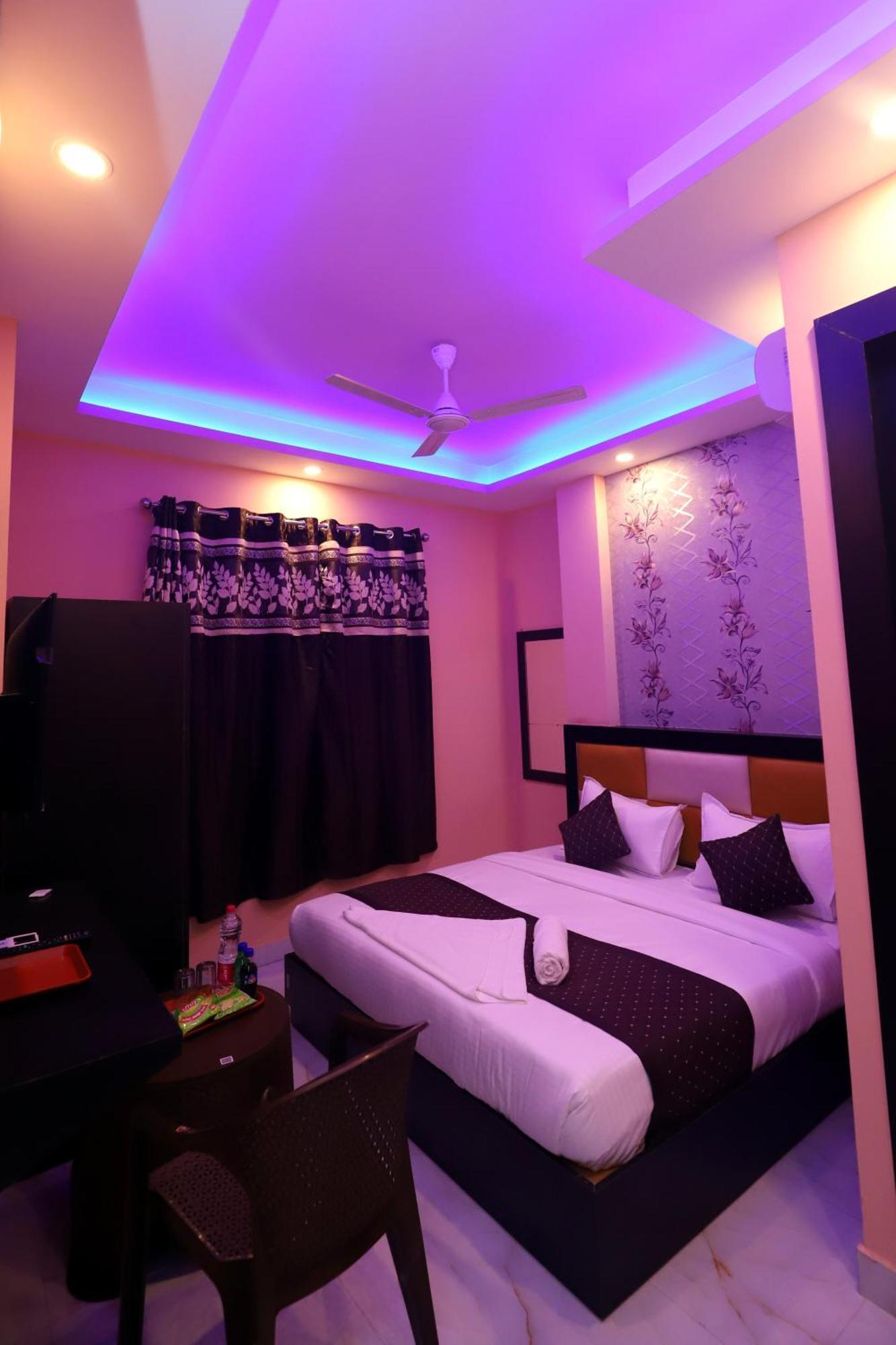 Suites Admiral Delhi Airport Nova Deli Exterior foto