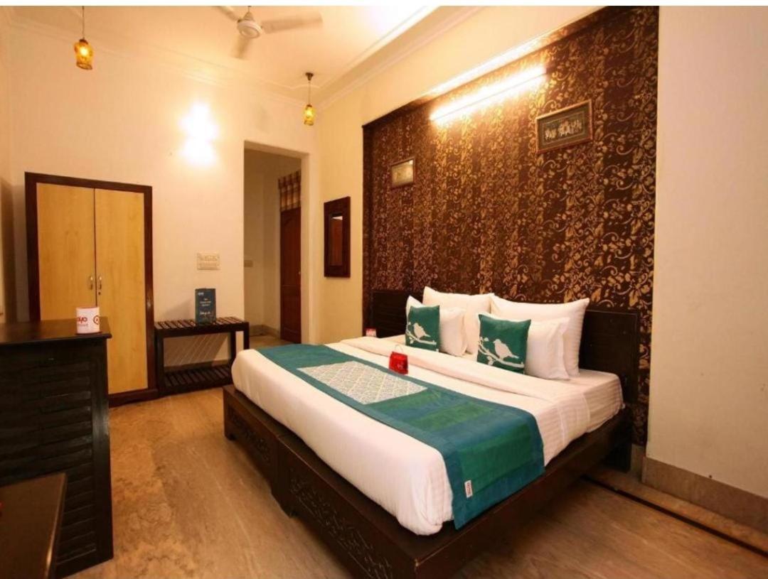 Suites Admiral Delhi Airport Nova Deli Exterior foto